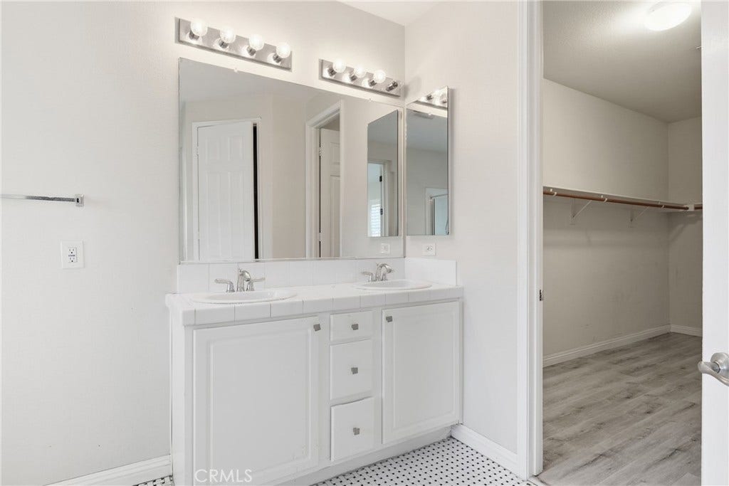 558 Calderone, Corona, CA 92879