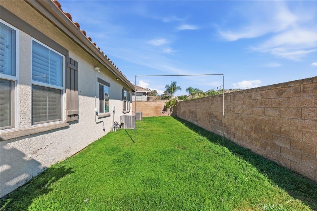 558 Calderone, Corona, CA 92879