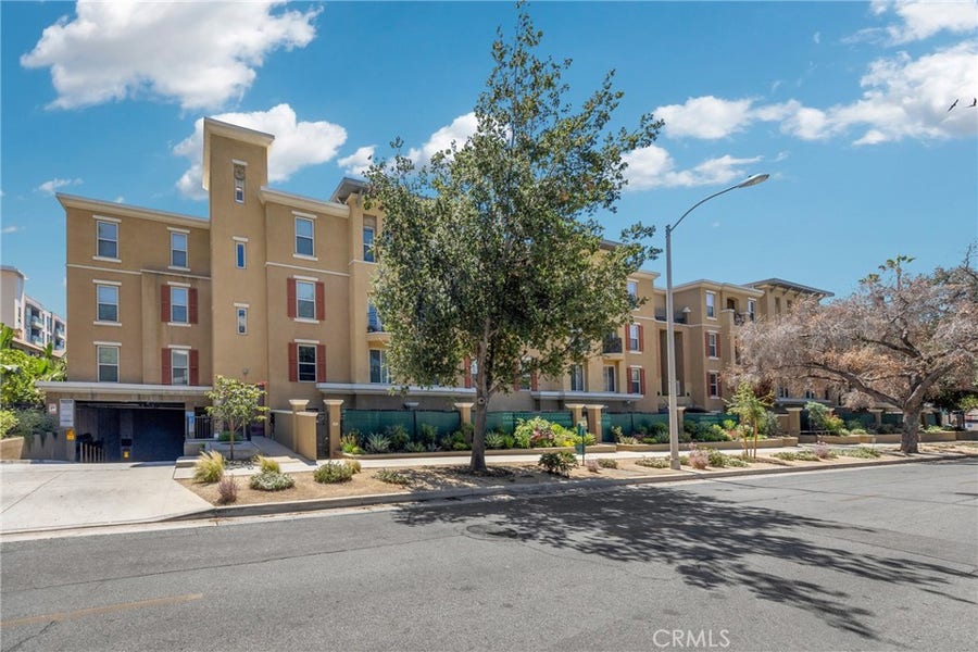 Property photo for 128 N Oak Knoll, #111, Pasadena, CA