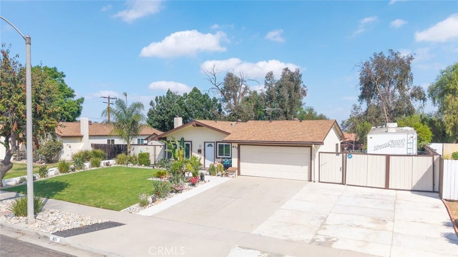 Property photo for 871 W Francis, Corona, CA