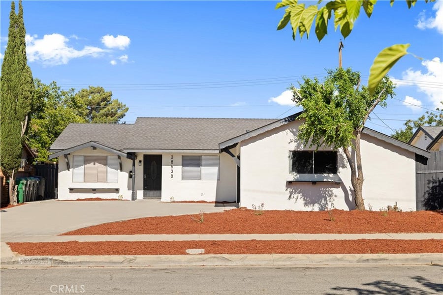 Property photo for 38638 Carolside Avenue, Palmdale, CA