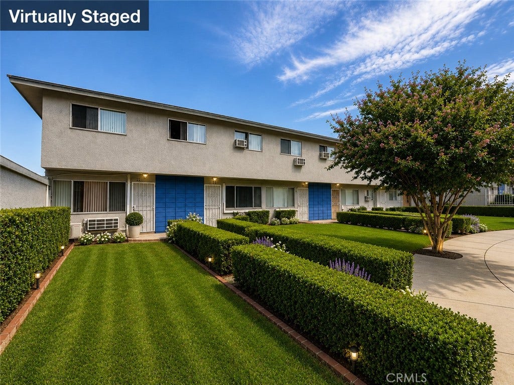 VIRTUALLY STAGED PHOTO. FURNITURE, DECOR, AND FINISHES SHOWN ARE FOR MARKETING PURPOSES ONLY
