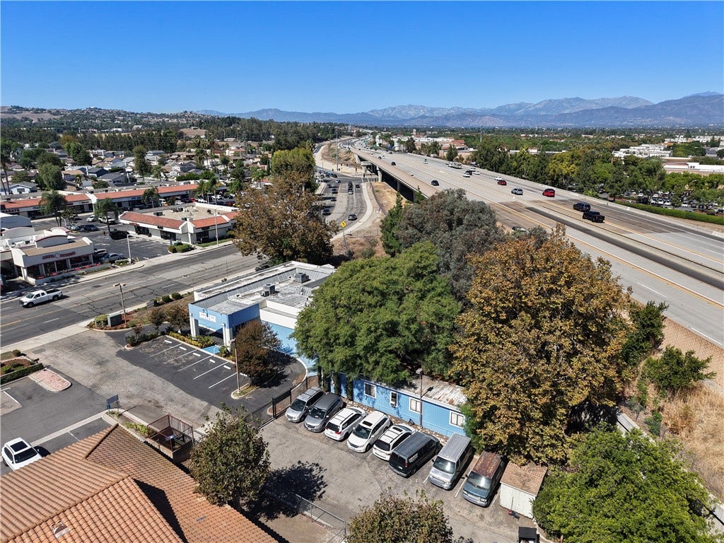 14611 Pipeline, Chino, CA 91710 14611 Pipeline, Chino, CA 91710