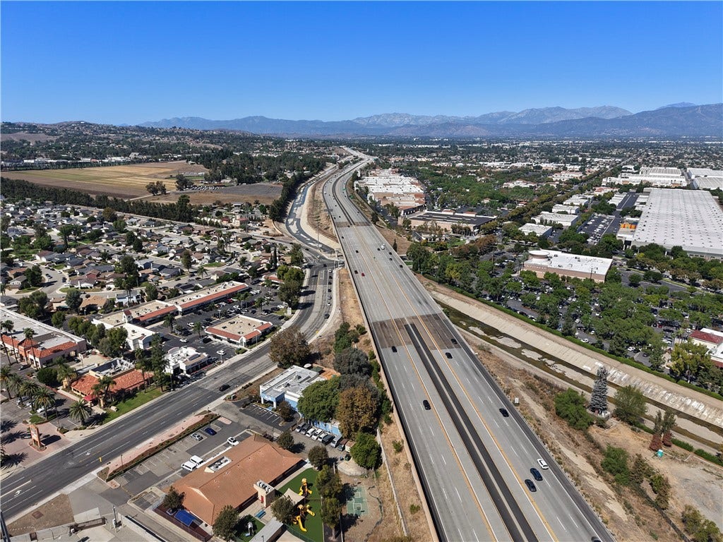 14611 Pipeline, Chino, CA 91710 14611 Pipeline, Chino, CA 91710