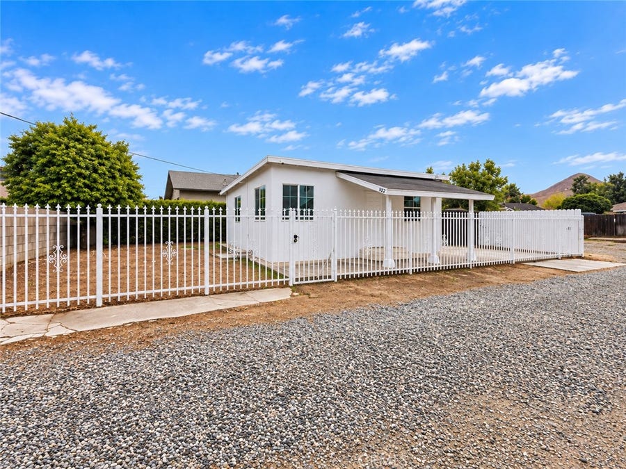 Property photo for 922 Center Street, Riverside, CA