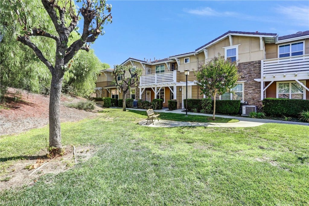 825 Francesca Drive, #103, Walnut, CA 91789 Greenbelt in front of the unit