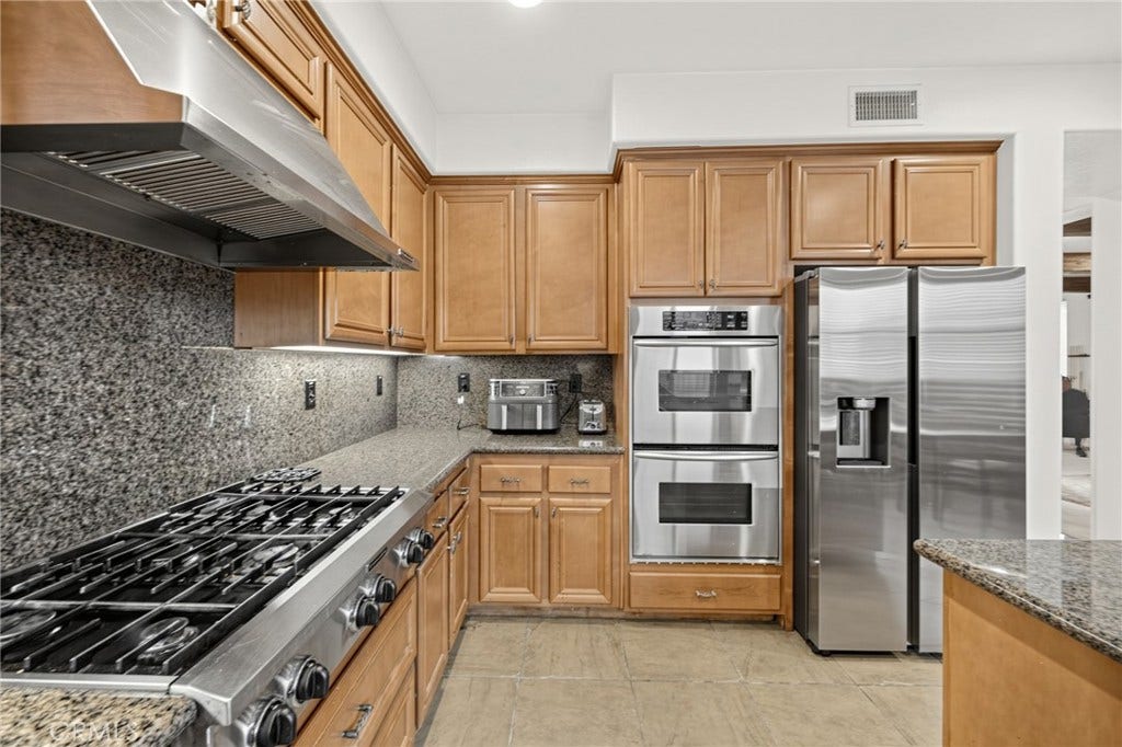 14099 Springwater, Corona, CA 92880 14099 Springwater, Corona, CA 92880