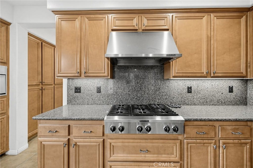14099 Springwater, Corona, CA 92880 14099 Springwater, Corona, CA 92880