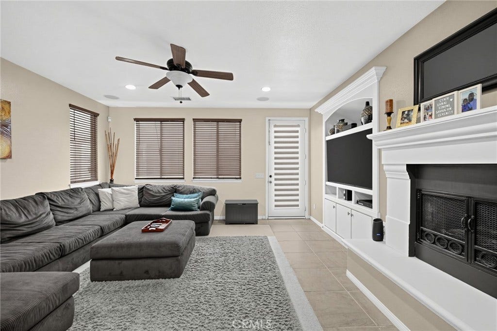 14099 Springwater, Corona, CA 92880 14099 Springwater, Corona, CA 92880