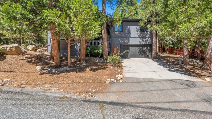 Property photo for 610 Pioneer, Lake Arrowhead, CA