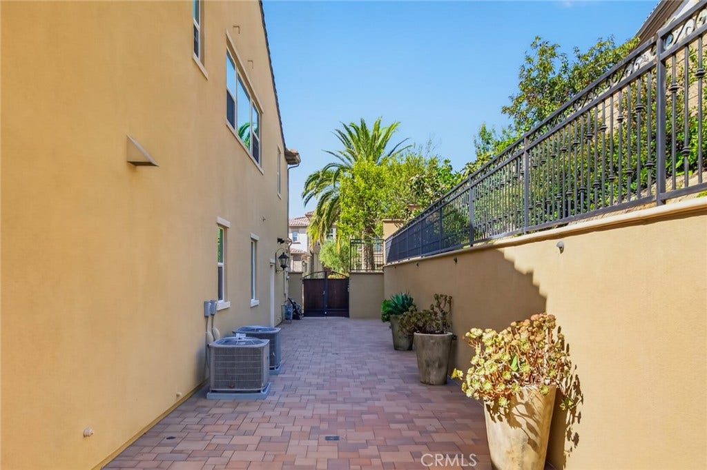 4090 Duke Dr, Yorba Linda, CA 92886 4090 Duke Dr, Yorba Linda, CA 92886