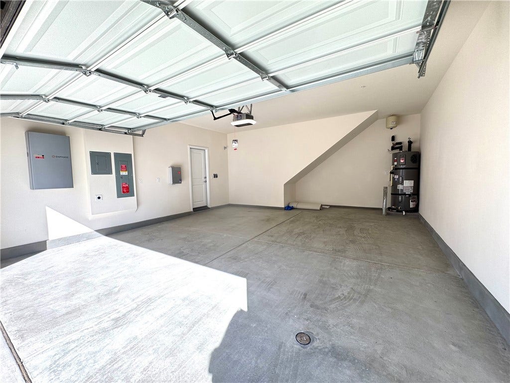 5826 Walden Ct, Eastvale, CA 92880 2 car garage