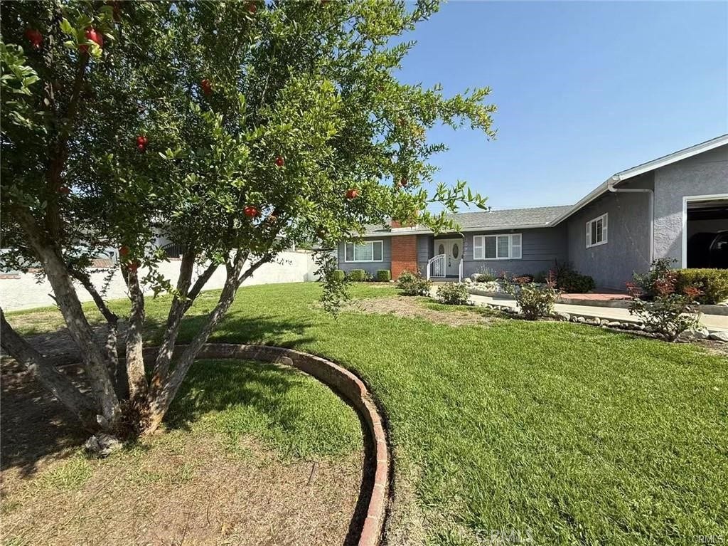 1095 W 17th Street, Upland, CA 91784 1095 W 17th Street, Upland, CA 91784