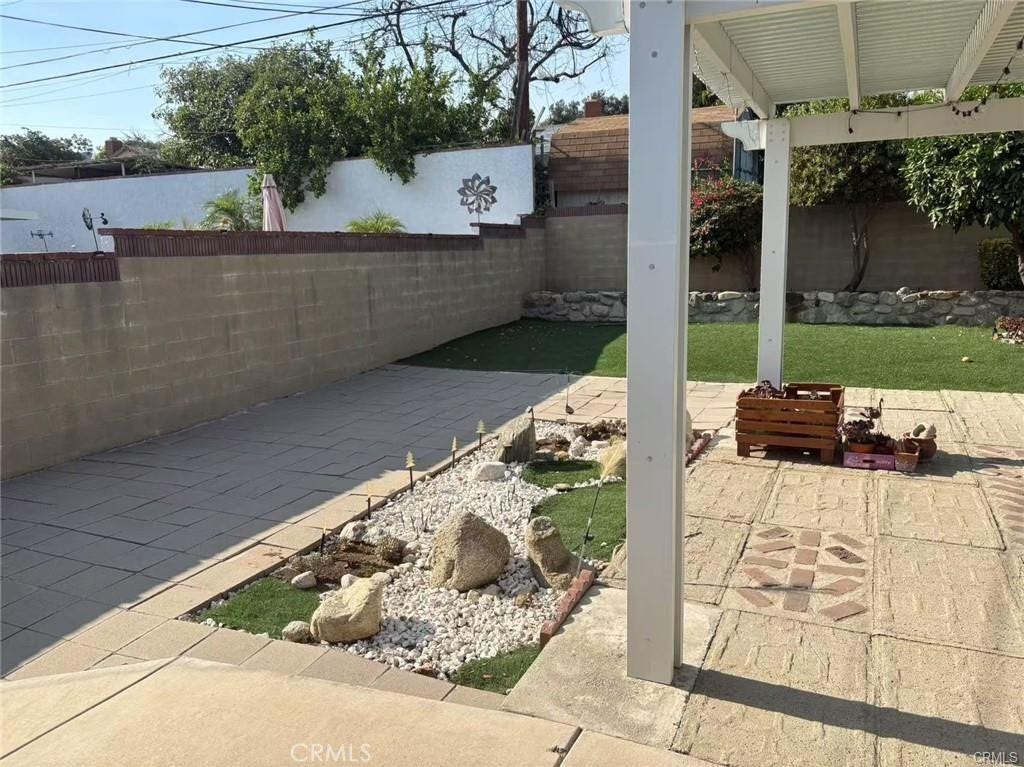1095 W 17th Street, Upland, CA 91784 1095 W 17th Street, Upland, CA 91784