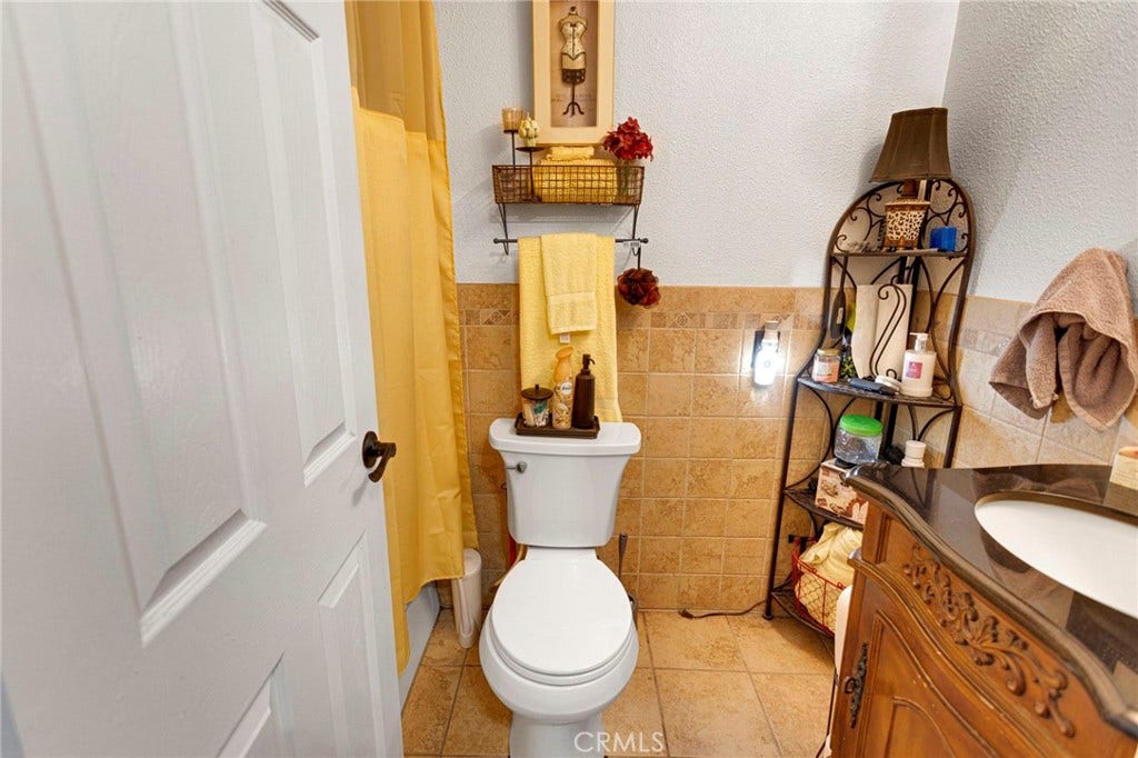 7766 Pipeline, Wrightwood, CA 92397 Bathroom 2