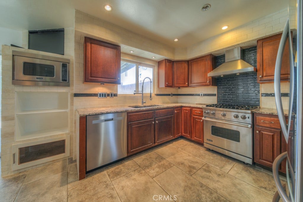 6589 Thunder Bay Trail, Riverside, CA 92509 Kitchen