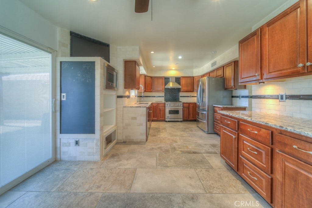 6589 Thunder Bay Trail, Riverside, CA 92509 Kitchen
