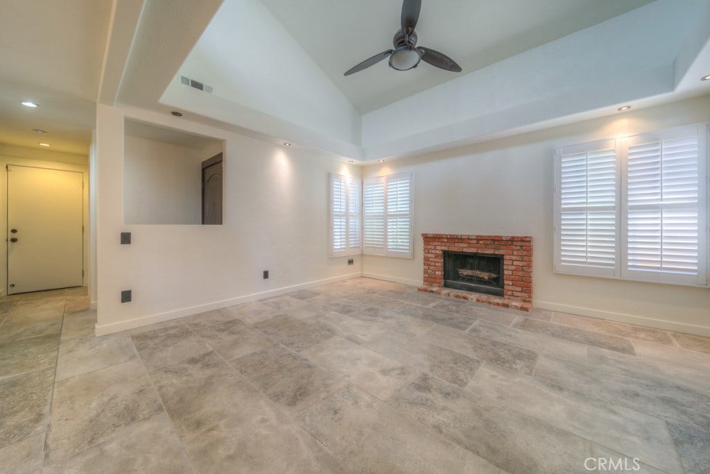 6589 Thunder Bay Trail, Riverside, CA 92509 Livingroom