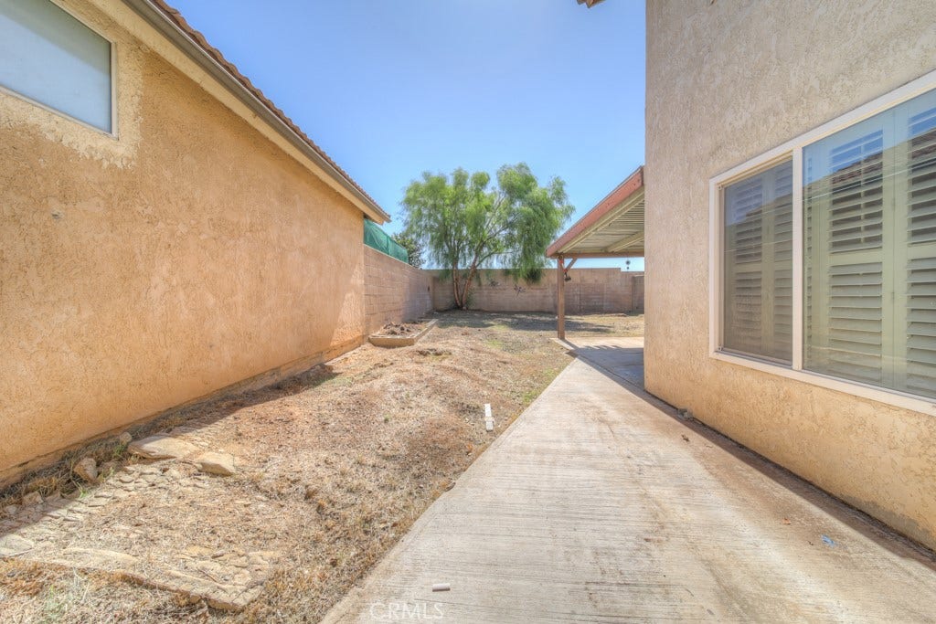 6589 Thunder Bay Trail, Riverside, CA 92509 Side Yard