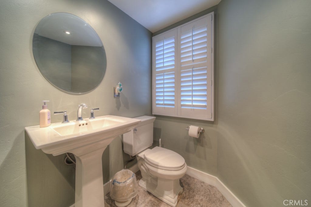 6589 Thunder Bay Trail, Riverside, CA 92509 Guest bath downstairs