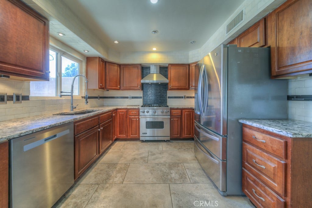 6589 Thunder Bay Trail, Riverside, CA 92509 Kitchen