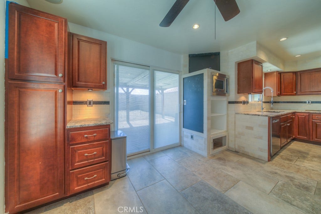 6589 Thunder Bay Trail, Riverside, CA 92509 Kitcehn