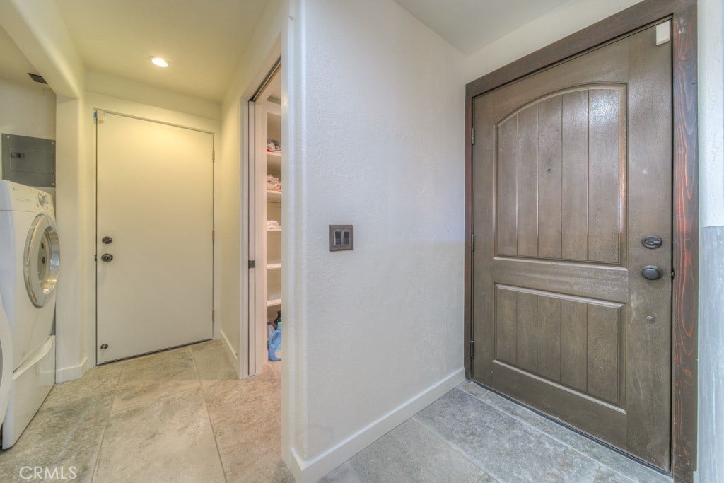 6589 Thunder Bay Trail, Riverside, CA 92509 Front door inside