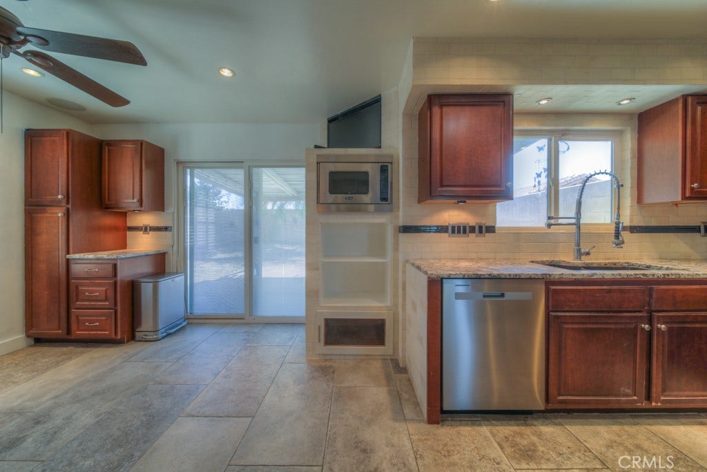6589 Thunder Bay Trail, Riverside, CA 92509 Kitchen