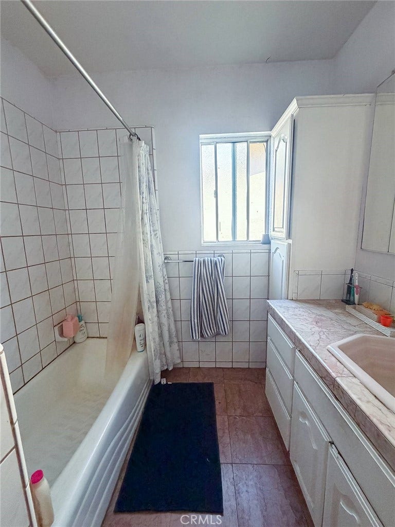 4027 Santa Ana, Huntington Park, CA 90255 4027 Santa Ana, Huntington Park, CA 90255
