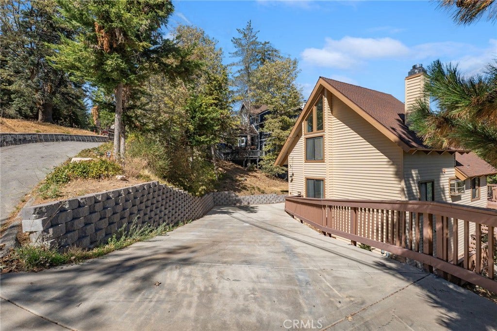 26220 Circle, Lake Arrowhead, CA 92391 26220 Circle, Lake Arrowhead, CA 92391