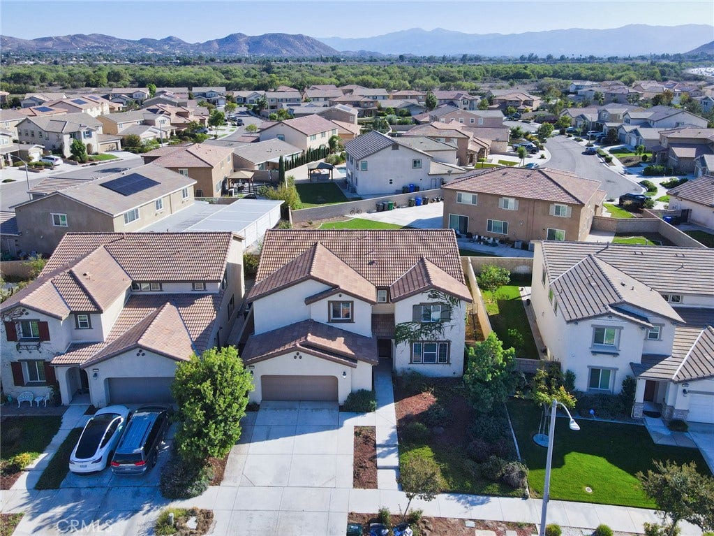 12037 Meander Way, Eastvale, CA 91752 12037 Meander Way, Eastvale, CA 91752
