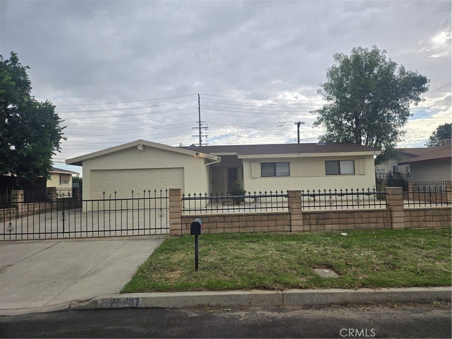 Property photo for 25437 Edgemont, San Bernardino, CA