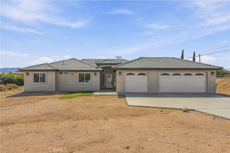 Property photo for 18517 Live Oak St, Hesperia, CA