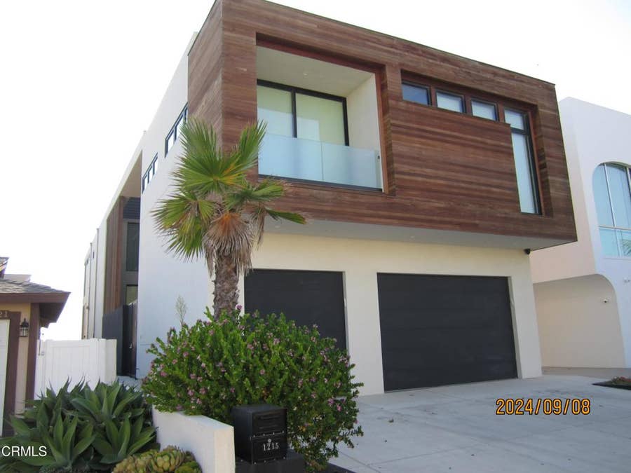 Property photo for 1215 Capri Way, Oxnard, CA