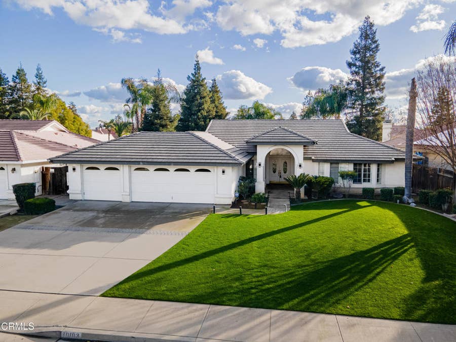 Property photo for 10103 Wentworth Court, Bakersfield, CA
