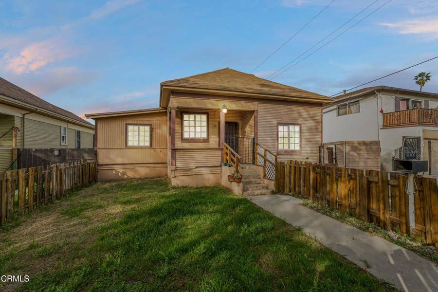 Property photo for 425 W 1st Street, Oxnard, CA