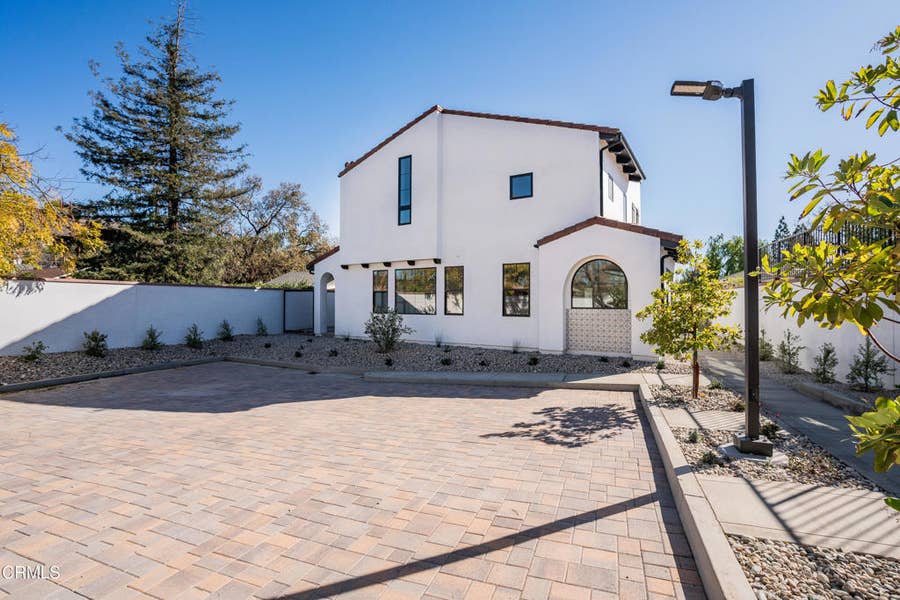Property photo for 136 N Oakview Drive, #103, Thousand Oaks, CA
