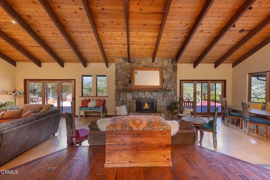 Property photo for 10622 Encino Drive, Oak View, CA