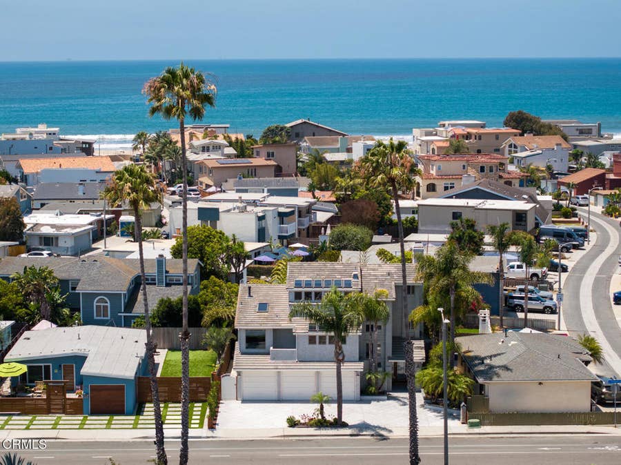 Property photo for 2462 Pierpont Boulevard, Ventura, CA