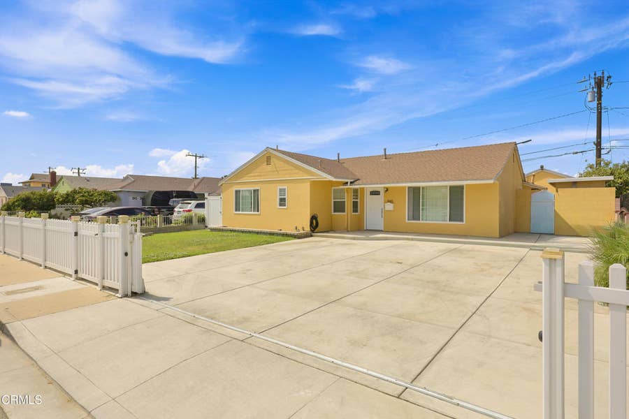 Property photo for 565 E Olive Street, Oxnard, CA