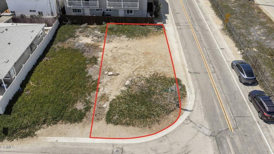 Property photo for 161 Santa Monica Avenue, Oxnard, CA