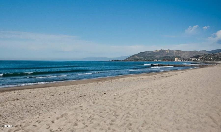 Property photo for 924 Woodstock Lane, Ventura, CA