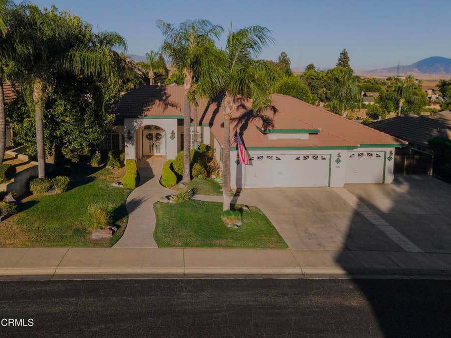 Property photo for 3707 Mont Blanc Terrace, Bakersfield, CA