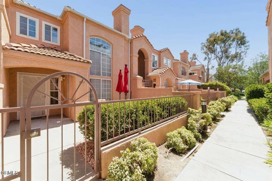 Property photo for 727 Kingfisher Way, Oxnard, CA