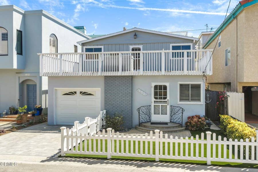Property photo for 332 Sunset Drive, Oxnard, CA