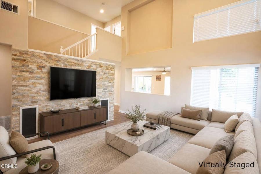 Property photo for 401 Hermosa Way, Oxnard, CA