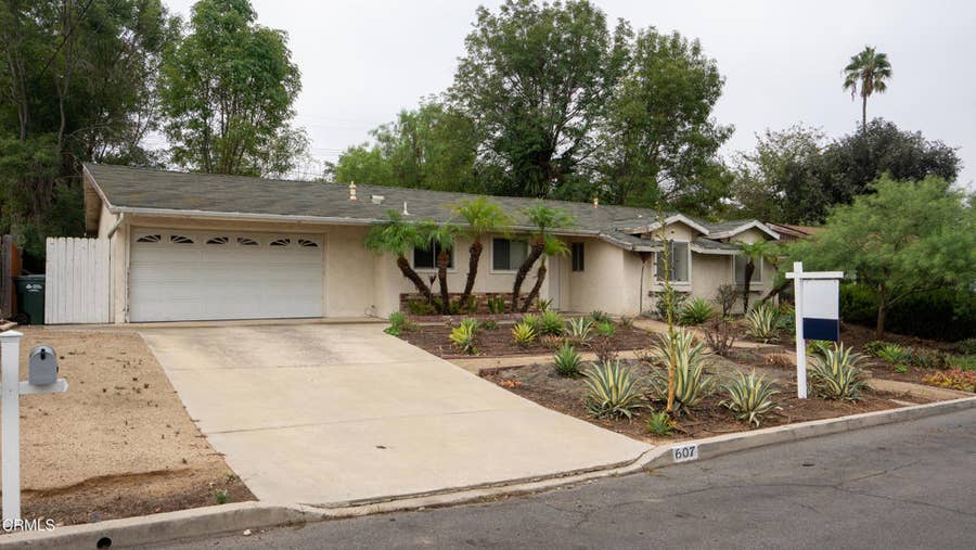Property photo for 607 Calle Tulipan, Thousand Oaks, CA