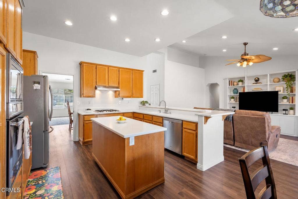 2661 Waverly Avenue, Camarillo, CA 93010 Kitchen 2 AI decorated