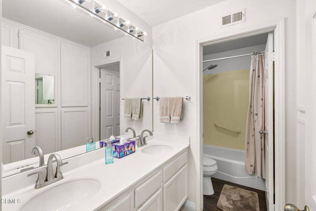 2661 Waverly Avenue, Camarillo, CA 93010 Bathroom 2
