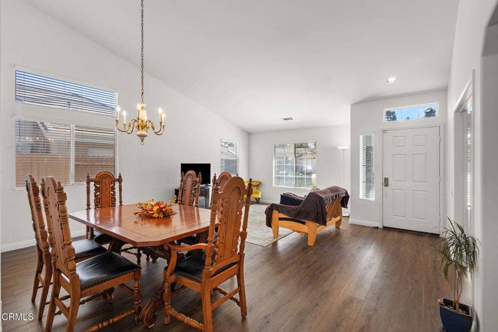 2661 Waverly Avenue, Camarillo, CA 93010 Living rm 4